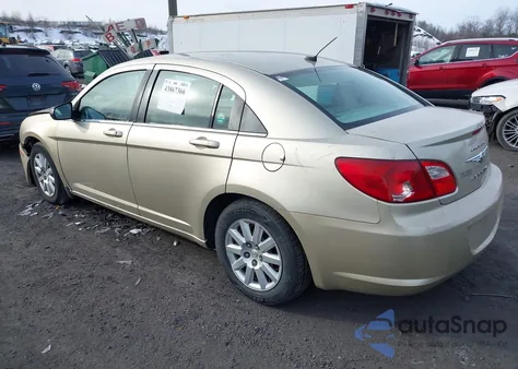 2010 Chrysler Sebring Touring z USA, uszkodzony, nr VIN 1C3CC4FB3AN116953